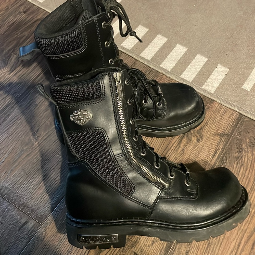 Man size 8 Harley Davidson motorcycle boots